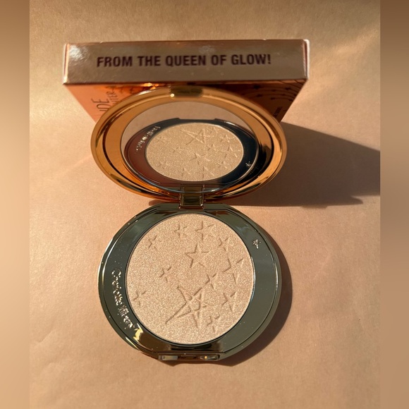 Charlotte Tilbury Glow Glide Hollywood Highlighter in Moonlit Glow - New w/Box - Picture 6 of 13